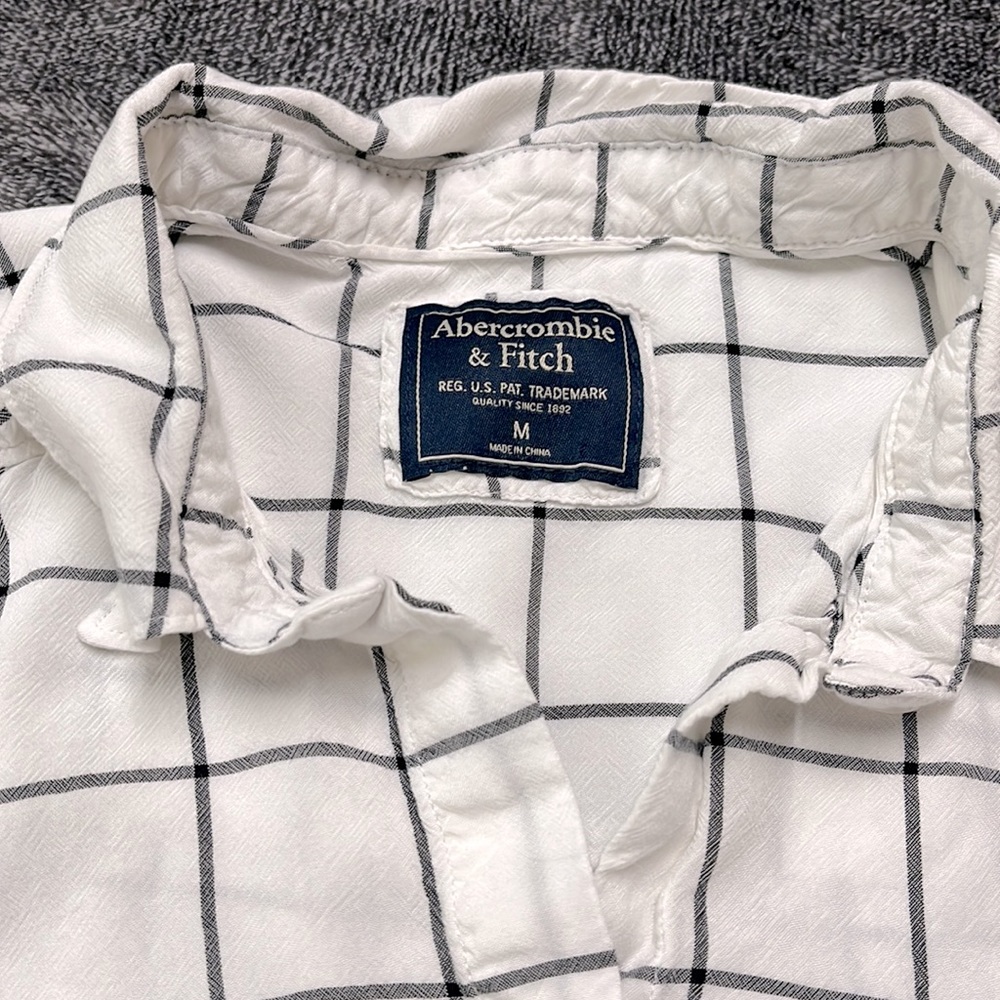 Lightweight Button Down - Picture 2 of 3